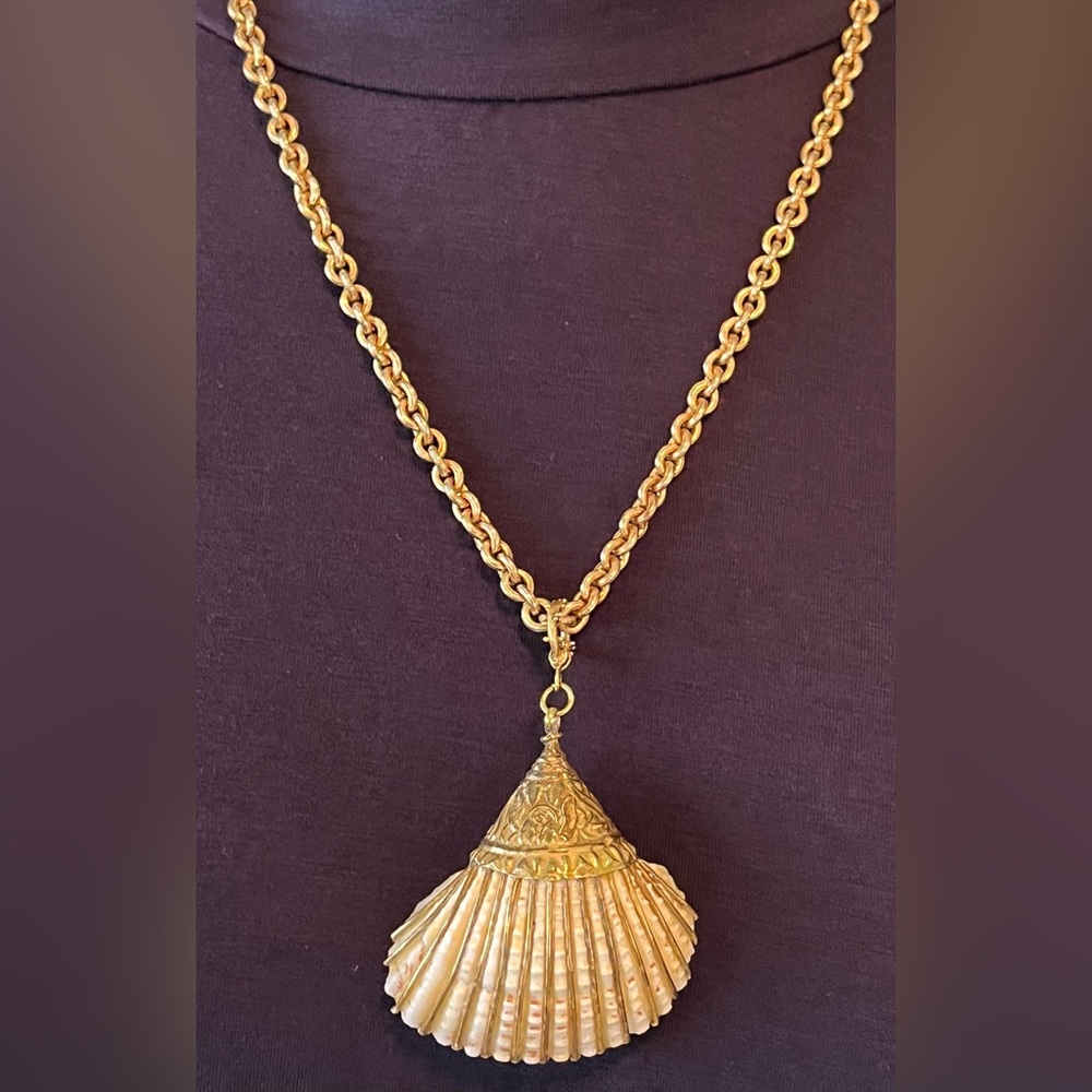 Shell Pendant - image 3